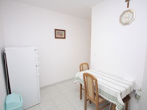 23927991-Ferienwohnung-4-Pisak-300x225-1