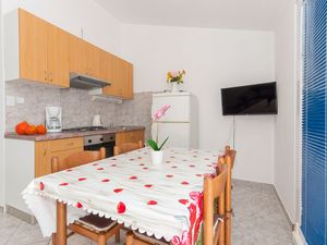 23927076-Ferienwohnung-4-Pisak-300x225-4