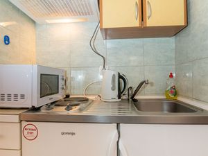 23943060-Ferienwohnung-4-Pisak-300x225-4