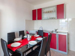 24057864-Ferienwohnung-6-Pisak-300x225-3