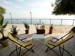 23674580-Ferienwohnung-3-Pisciotta-300x225-0