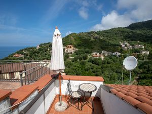 23693197-Ferienwohnung-4-Pisciotta-300x225-0