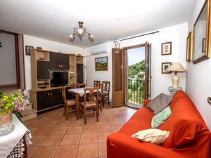 23693197-Ferienwohnung-4-Pisciotta-300x225-5