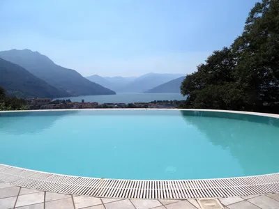 PoolOfHouse