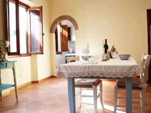 24045295-Ferienwohnung-4-Pistoia-300x225-0