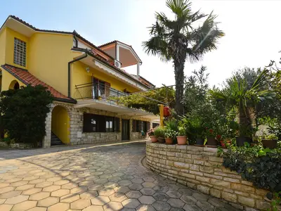 Ferienwohnung für 6 Personen (85 m²) in Pjescana Uvala 1/10