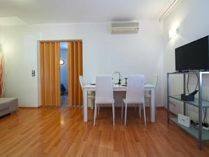 23988523-Ferienwohnung-3-Pjescana Uvala-300x225-2