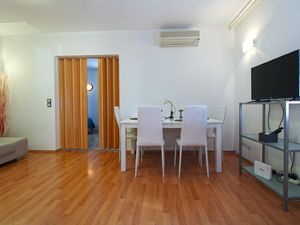 23988523-Ferienwohnung-3-Pjescana Uvala-300x225-4