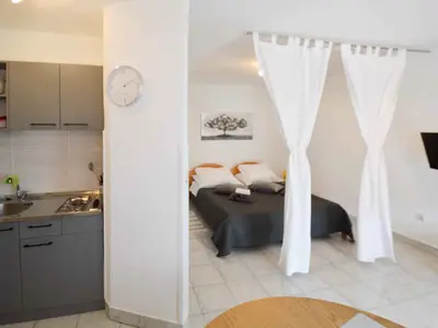 Ferienwohnung für 2 Personen (25 m²) in Pjescana Uvala 7/10