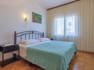 21541689-Ferienwohnung-4-Pjescana Uvala-300x225-4