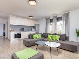 23724092-Ferienwohnung-6-Pjescana Uvala-300x225-3