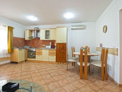 Ferienwohnung für 5 Personen (45 m²) in Pjescana Uvala 7/10