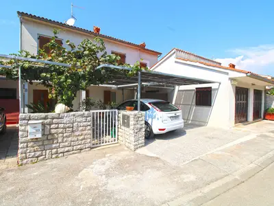 Ferienwohnung für 4 Personen (45 m²) in Pjescana Uvala 1/10