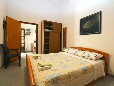 Ferienwohnung für 4 Personen (45 m²) in Pjescana Uvala 8/10