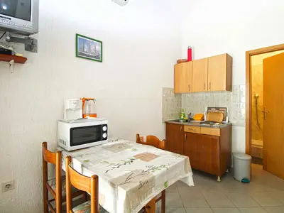 Ferienwohnung für 4 Personen (45 m²) in Pjescana Uvala 9/10