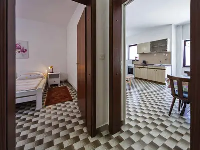 Ferienwohnung für 4 Personen (45 m²) in Pjescana Uvala 8/10