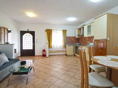 Ferienwohnung für 5 Personen (45 m²) in Pjescana Uvala 8/10