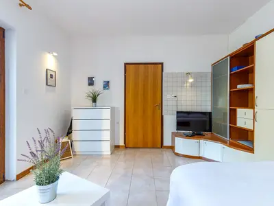 Ferienwohnung für 4 Personen (50 m²) in Pjescana Uvala 6/10