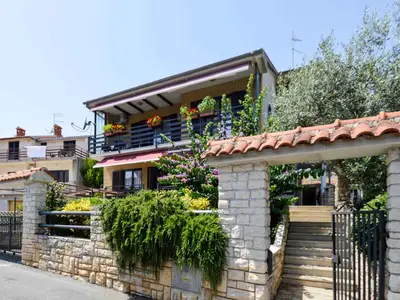 Ferienwohnung für 5 Personen (100 m²) in Pjescana Uvala 1/10