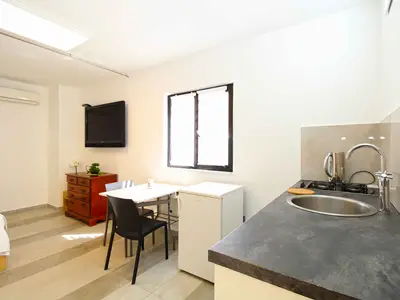 Ferienwohnung für 2 Personen (26 m²) in Pjescana Uvala 5/10