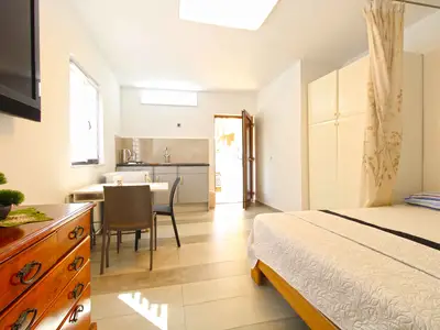 Ferienwohnung für 2 Personen (26 m²) in Pjescana Uvala 7/10