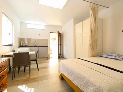 Ferienwohnung für 2 Personen (26 m²) in Pjescana Uvala 8/10