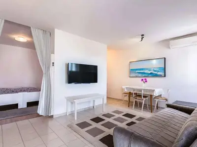 Ferienwohnung für 3 Personen (25 m²) in Pjescana Uvala 10/10