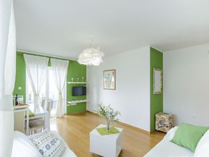 24058555-Ferienwohnung-4-Plat-300x225-4