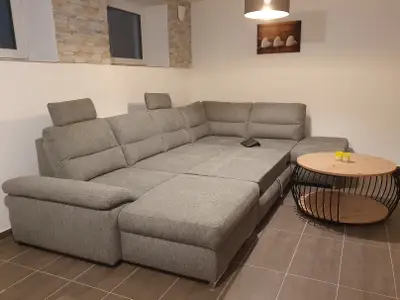 Wohnzimmer mir Auszieh-Couch