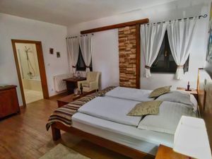 22960389-Ferienwohnung-3-Plitvička Jezera-300x225-1