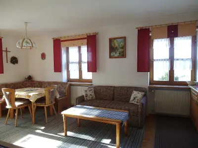 Wohnraum mit Essecke