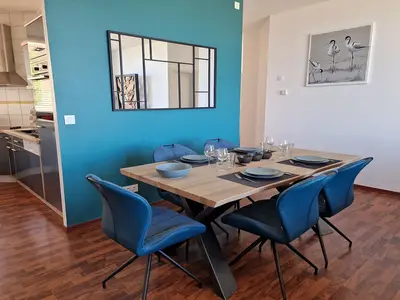 DiningRoom