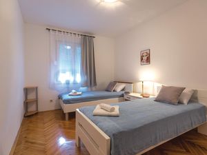 23737451-Ferienwohnung-4-Ploče-300x225-2