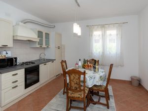 24048196-Ferienwohnung-4-Ploče-300x225-5