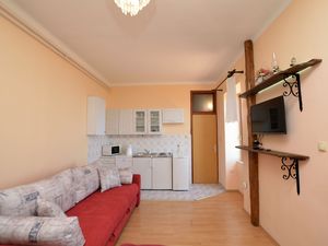 23946304-Ferienwohnung-4-Pobri-300x225-2