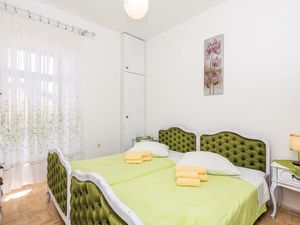 23738402-Ferienwohnung-6-Pobri-300x225-4