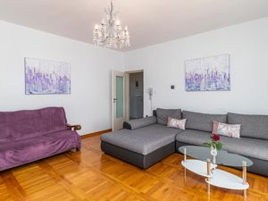 23761727-Ferienwohnung-6-Pobri-300x225-3