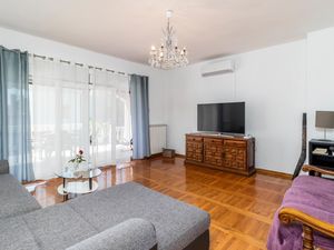 23761727-Ferienwohnung-6-Pobri-300x225-4