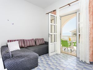 18322061-Ferienwohnung-4-Podaca-300x225-1