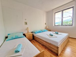 18555364-Ferienwohnung-3-Podaca-300x225-3