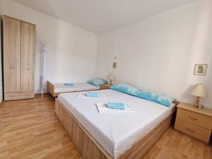 18555364-Ferienwohnung-3-Podaca-300x225-4