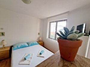 18555364-Ferienwohnung-3-Podaca-300x225-5