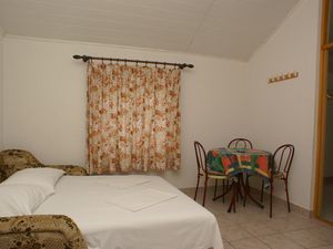 18780927-Ferienwohnung-4-Podaca-300x225-1