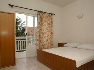 18780927-Ferienwohnung-4-Podaca-300x225-3