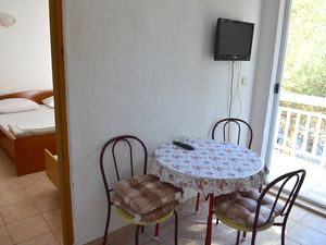 18779978-Ferienwohnung-4-Podaca-300x225-1