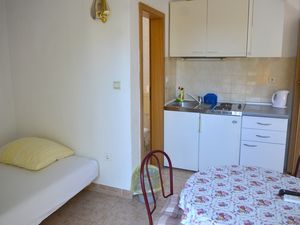 18779978-Ferienwohnung-4-Podaca-300x225-3