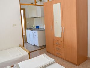 18779978-Ferienwohnung-4-Podaca-300x225-4