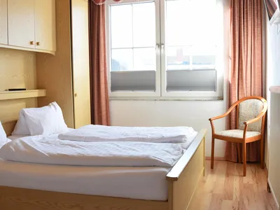 Schlafzimmer 103