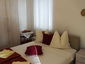 23187417-Ferienwohnung-4-Podgora-300x225-1