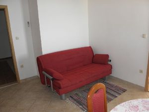 19285844-Ferienwohnung-0-Podgora-300x225-4